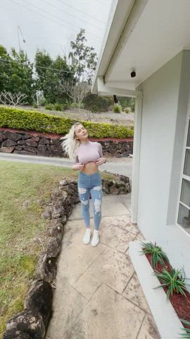 Amateur big titties blondie boobs OnlyFans young TikTok Porn GIF