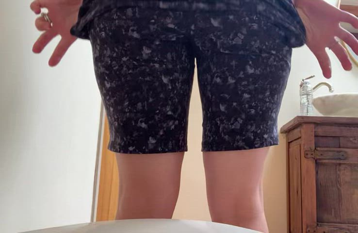 booty Pee Peeing Piss Pissing wifey Porn GIF