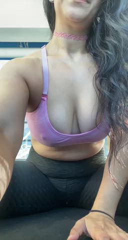 tits Flashing Gym latina MILF Natural tits Nipples OnlyFans Public Porn GIF