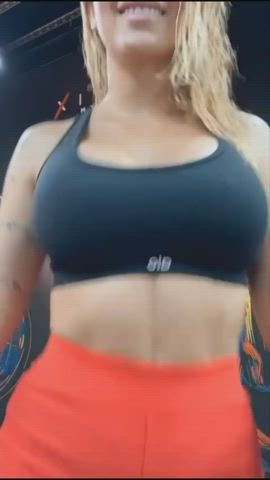 huge breasts boobs Gym OnlyFans Shorts boobs Workout Yoga Pants keniamusicr Porn GIF