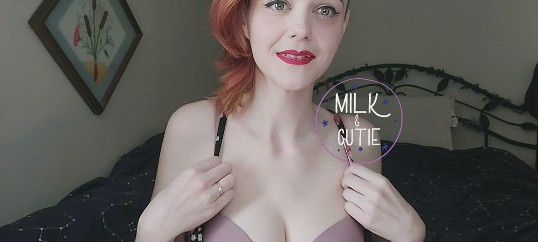 Alt Amateur breasts Bouncing melons Bra Jiggling redhead Tease boobs Porn GIF