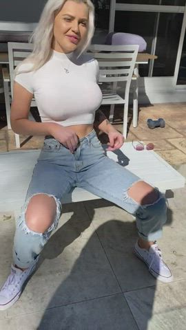 Australian large titties blondy boobies teenie TikTok breasts Titty Drop Undressing Porn GIF