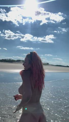 Babe Beach humongous booty Jiggling NSFW Naked Nude Outdoor Public Porn GIF