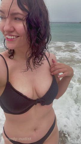 Beach Flashing boobs Porn GIF