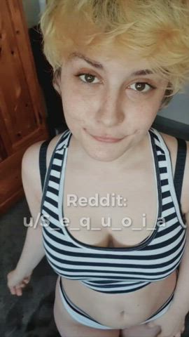 Alt Amateur Camgirl Curvy pretty Innocent petite Short Hair boobies Porn GIF
