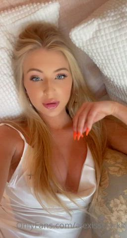 blondie Blue Eyes melons Porn GIF