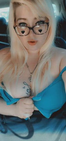 BBW large tits Car Exhibitionist Flashing MILF mature Natural breasts Public Porn GIF