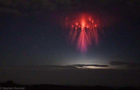 How To Spot Elusive Jellyfish Sprites Dancing In The Sky During A Thunderstorm Smart Smithsonian