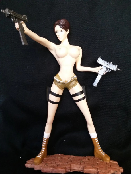 Tomb Raider Lara Croft Nude Sculpture Adult Game