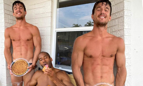Tyler Cameron Appears Near Nude On Instagram Holding A Pie In Front Of His Speedos Made You Look Mail