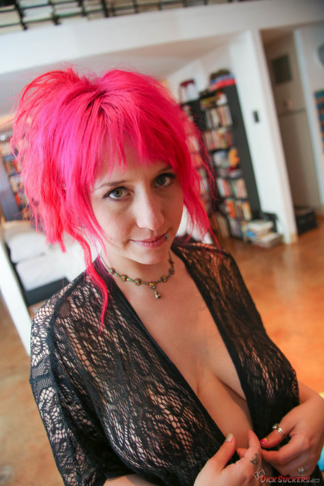 Proxy Paige Favorites Alt Girl With Pink Hair And Pierced Nipples Gets Bef