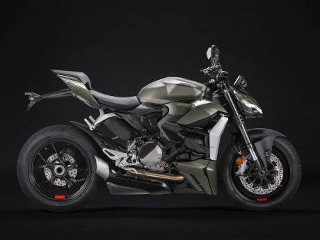 Ducati Streetfighter V2 Goes Green Storm Green That Cycle