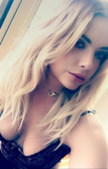 Top 50 Ashley Benson Nude Pussy Sexy Pictures