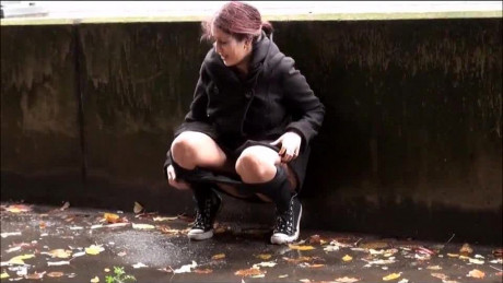 Zarina Masood Peeing Bare In Tubev