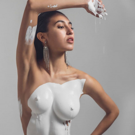 Naked Daisy Leon Shows Her Tight Body In A Coronavirus Themed The